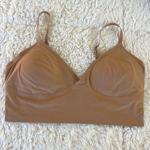 ABERCROMBIE AND FITCH SEAMLESS BRA SIZE M
